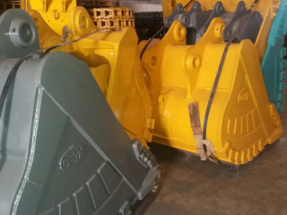 Nhận báo giá và cung cấp phụ tùng phụ tùng xe cơ giới nặng.