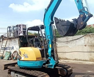 Xe Kobuta 50-5 giá rẻ tại kho. Giá 350 triệu.